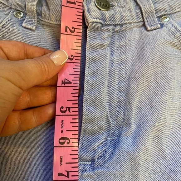 Levi Riveted 90's Purple Jean Shorts - Picture 12 of 13